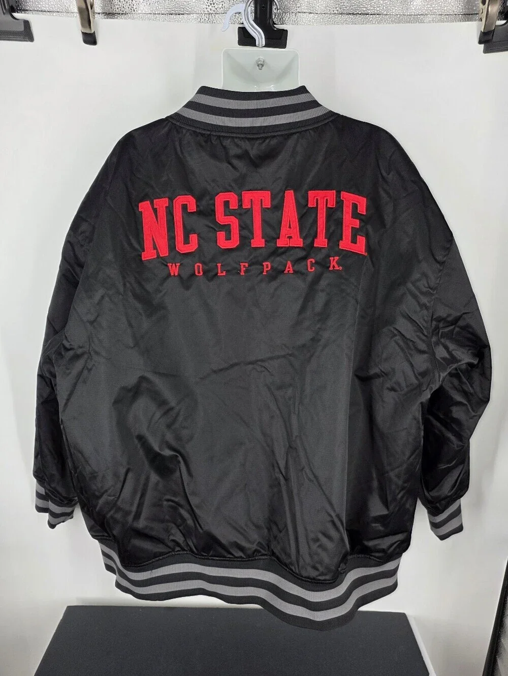 NC State Wolfpack Bomber Jacket Mens 2XL Black Satin Full Zip Rivalry Threads